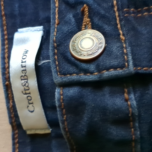 Croft&Barrow women's jean short - Picture 2 of 3